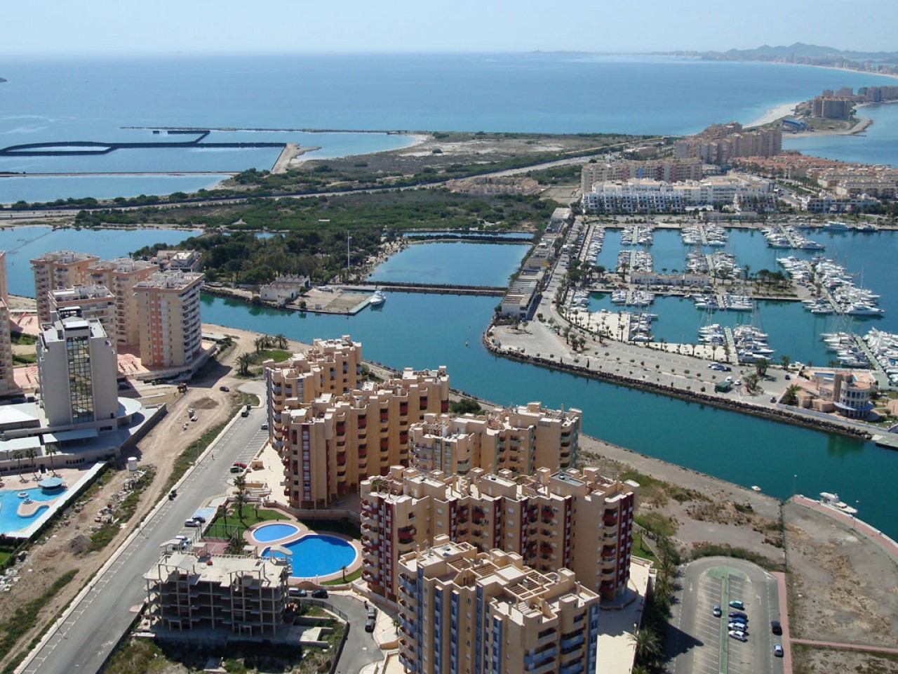 Apartment in La Manga del Mar Menor - Image 2