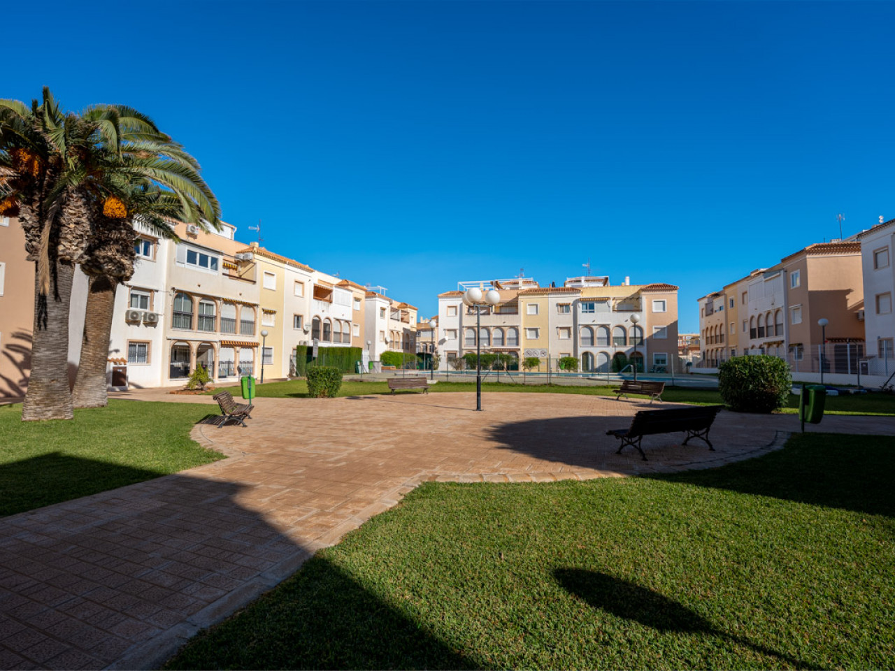 Apartment in Torrevieja - Image 2