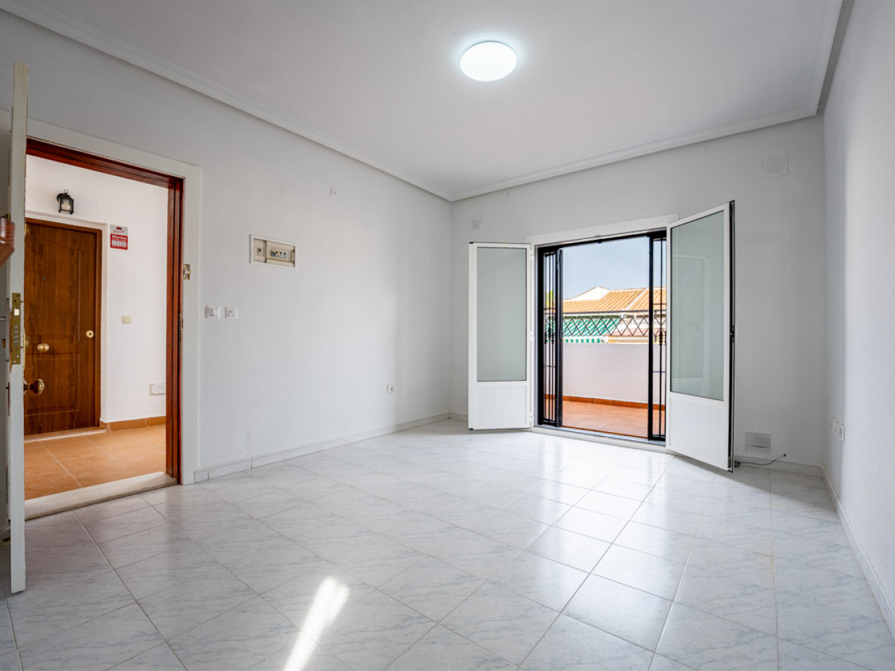 Apartment in Torrelamata - Image 4