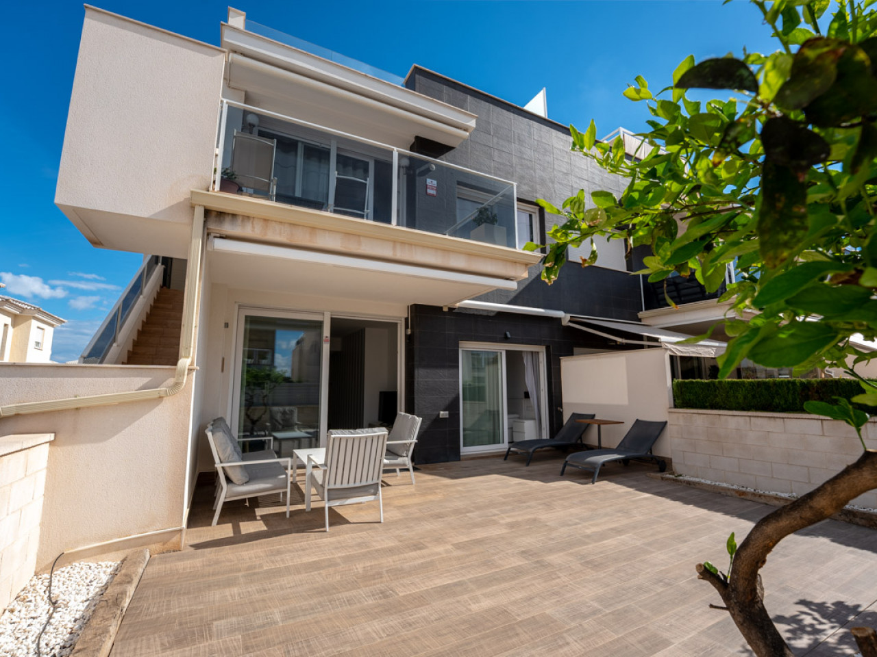 Apartment in Torrevieja - view 1