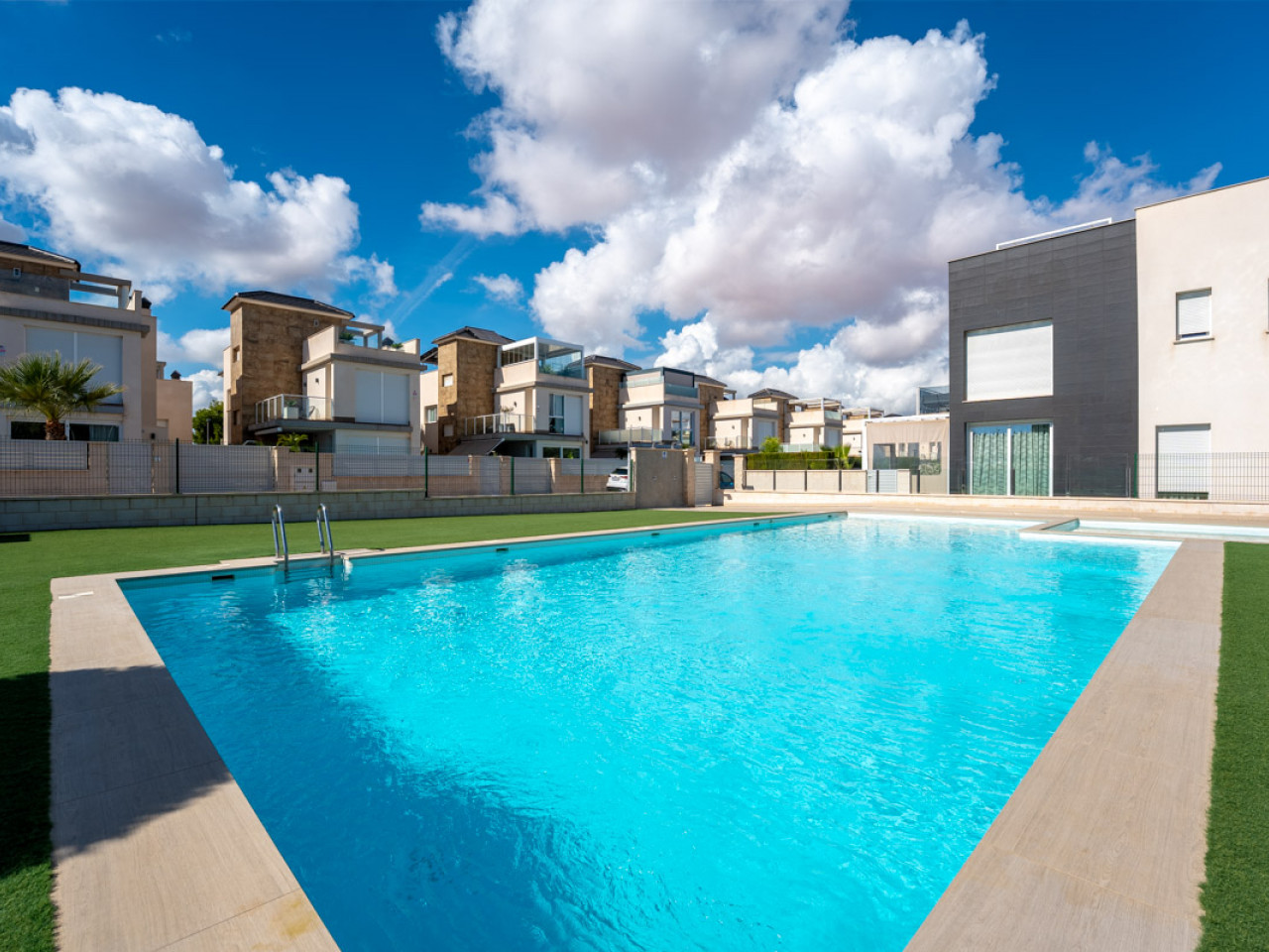 Apartment in Torrevieja - Image 2