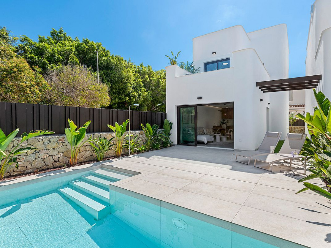 Villa in Mil Palmeras - view 1