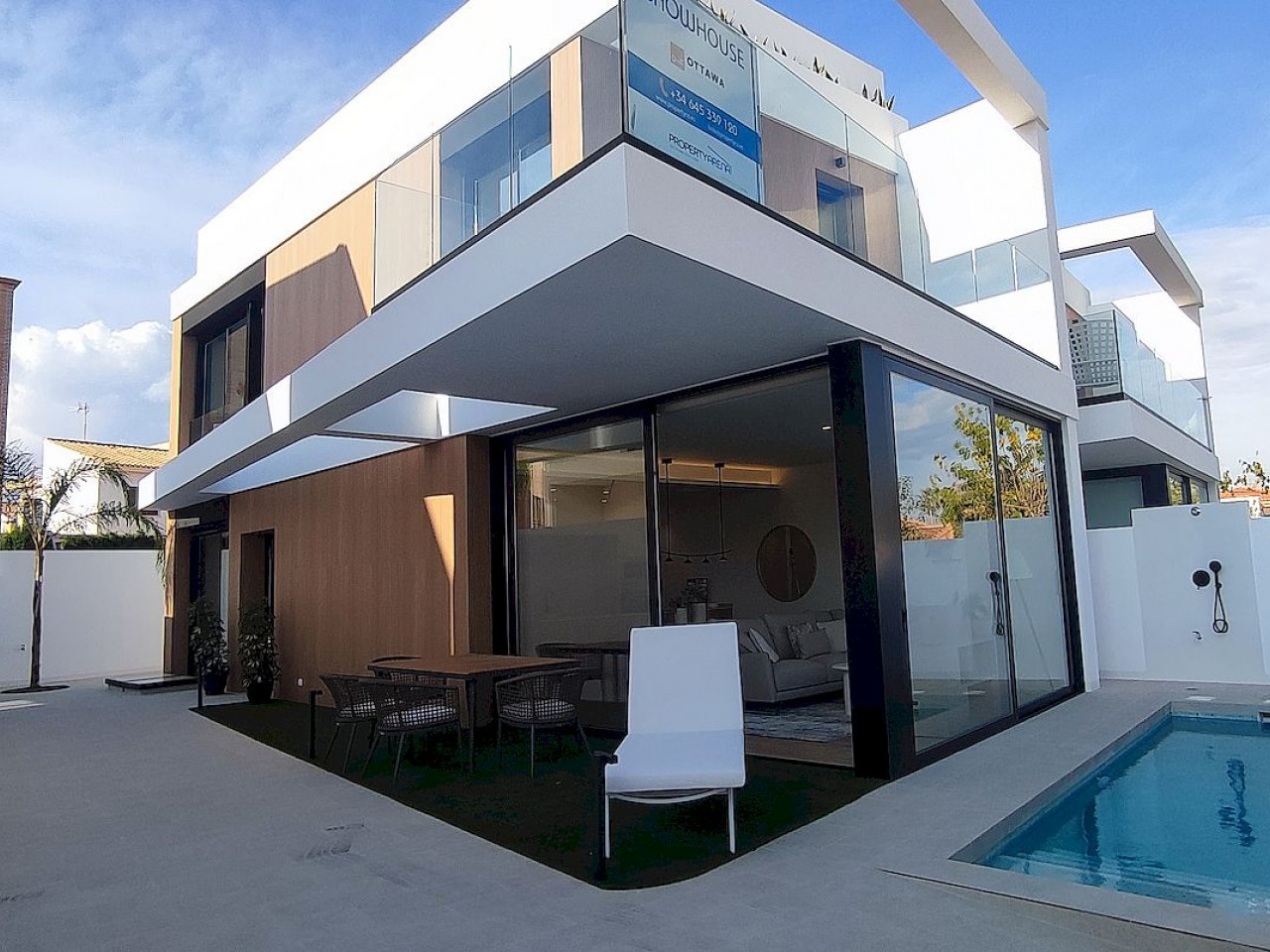 Villa in Torre de la Horadada - view 1