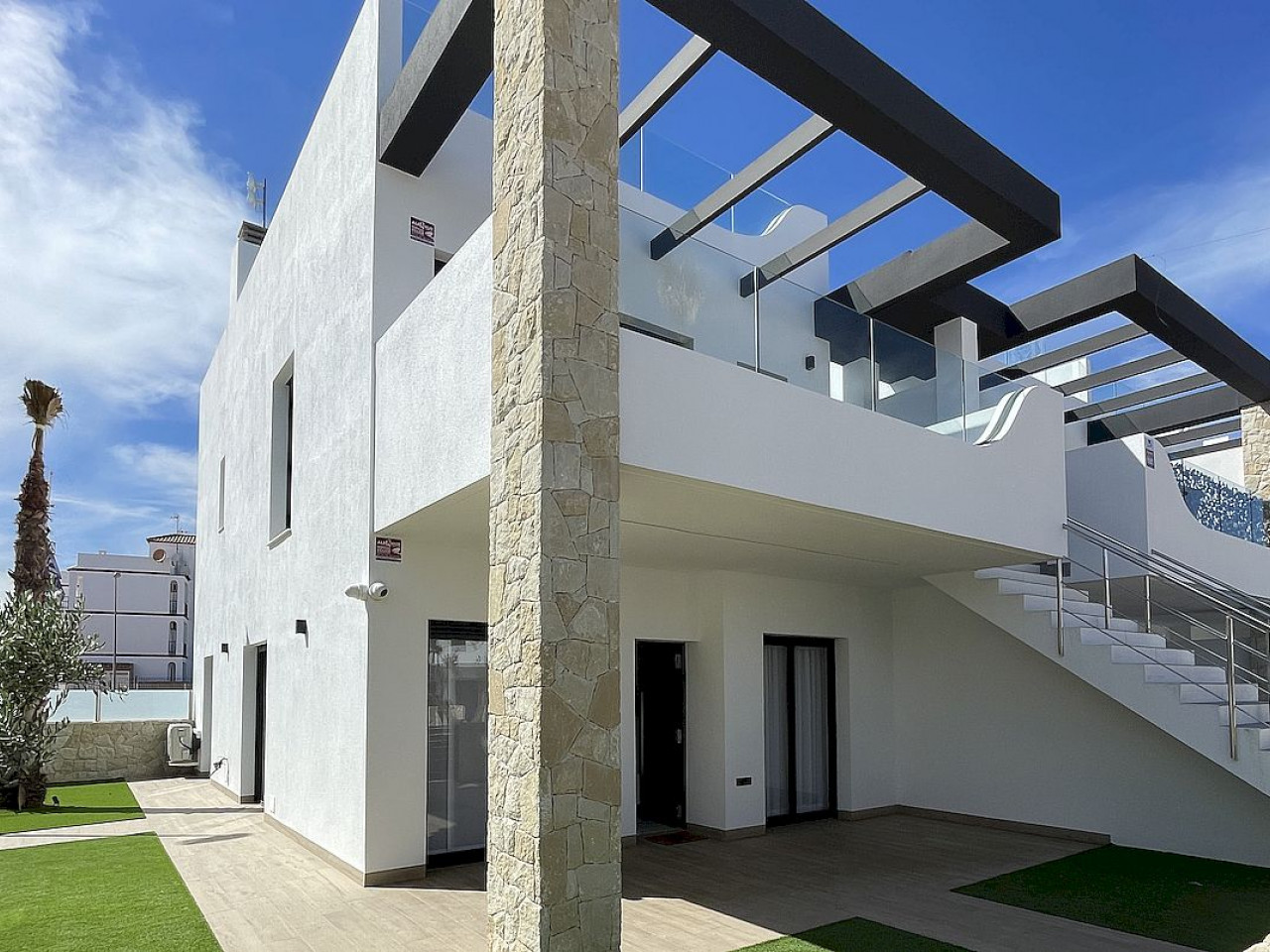 House in Villamartin - view 1